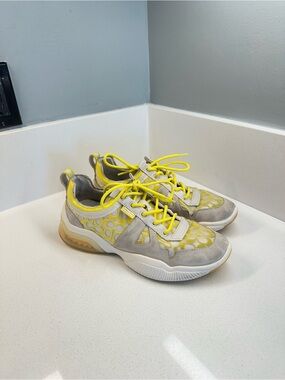 Coach Sneakers Women Size 8B Yellow Gray Fashion Trainer Shoes Pre-Owned